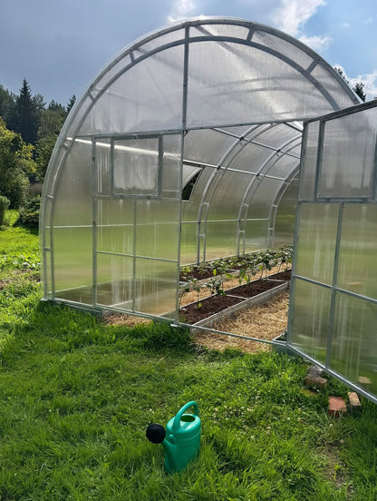 World’s Most Popular Polycarbonate Greenhouse